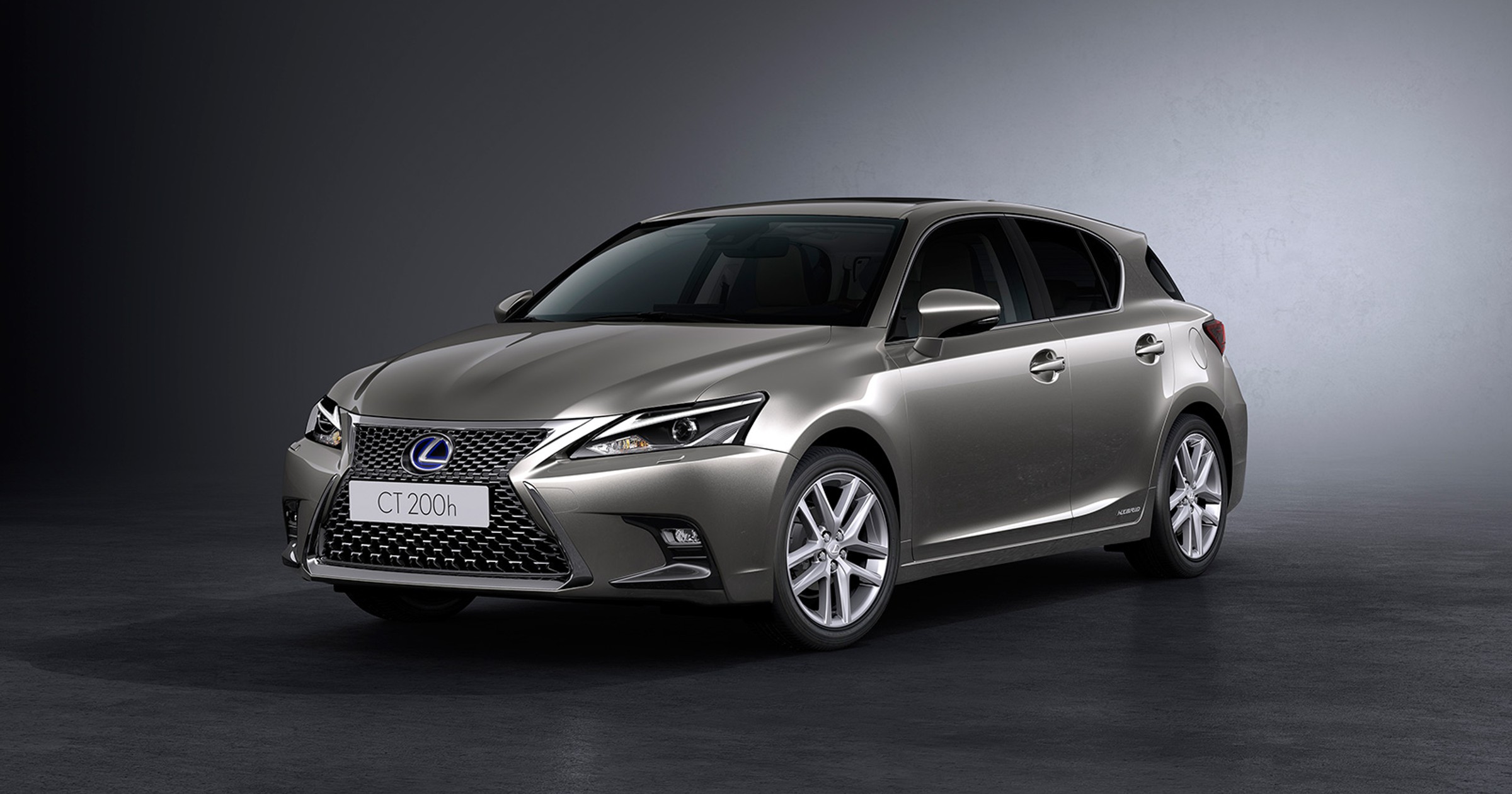 Lexus CT - dostępny jako hybryda