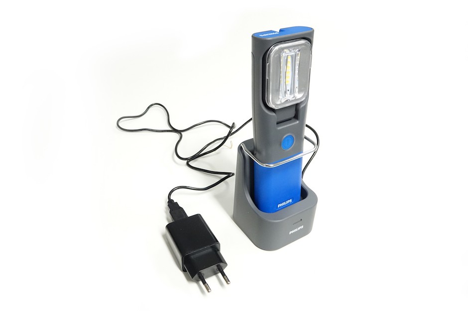 Test lampy warsztatowej Philips RCH21