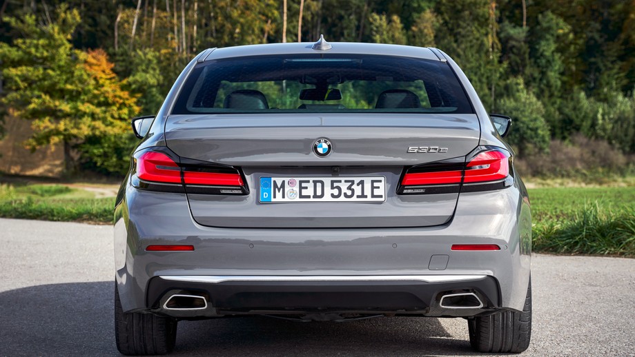 BMW Serii 5 7 generacja 2020 rok limuzyna