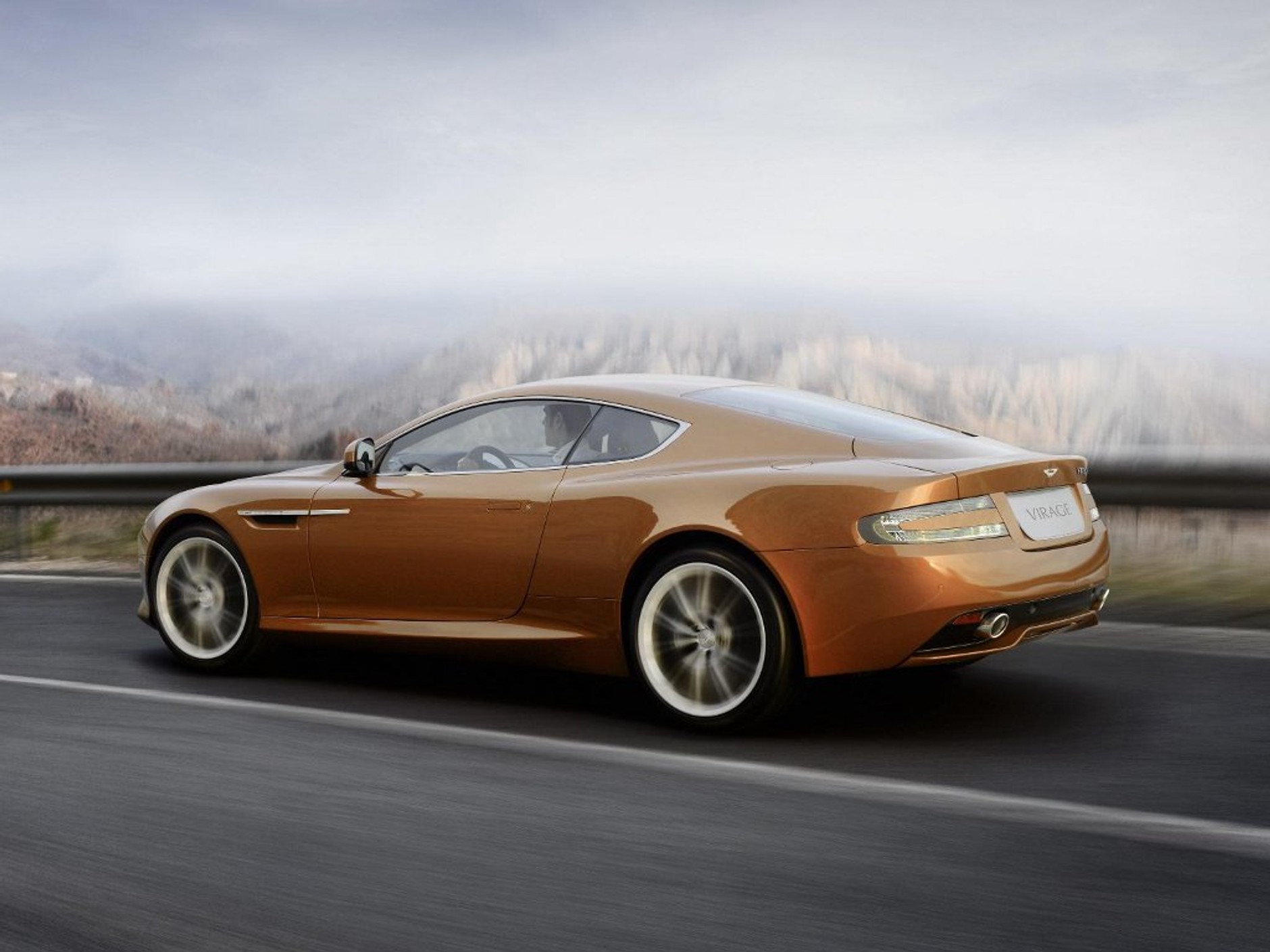 Aston Martin Virage powraca