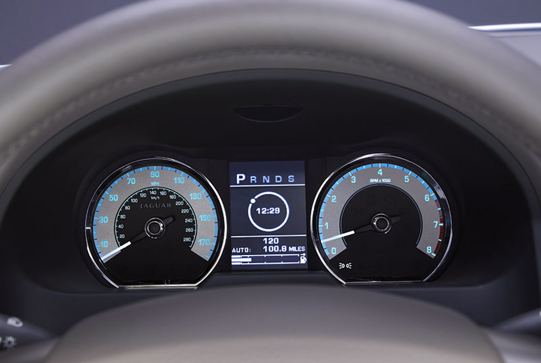 IAA Frankfurt 2007: Jaguar XF – kot ratunkowy (zdjęcia i informacje)