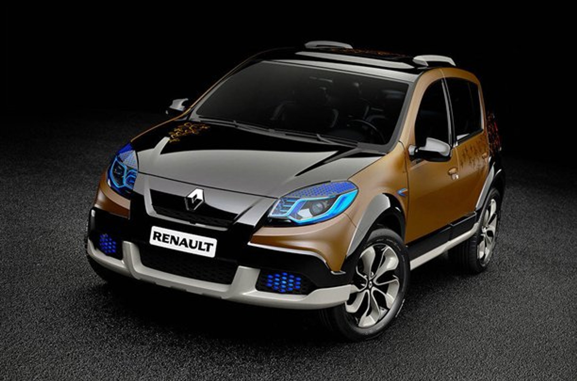 Renault Sandero Stepway – dwa kolory, kwiaty i kobiety