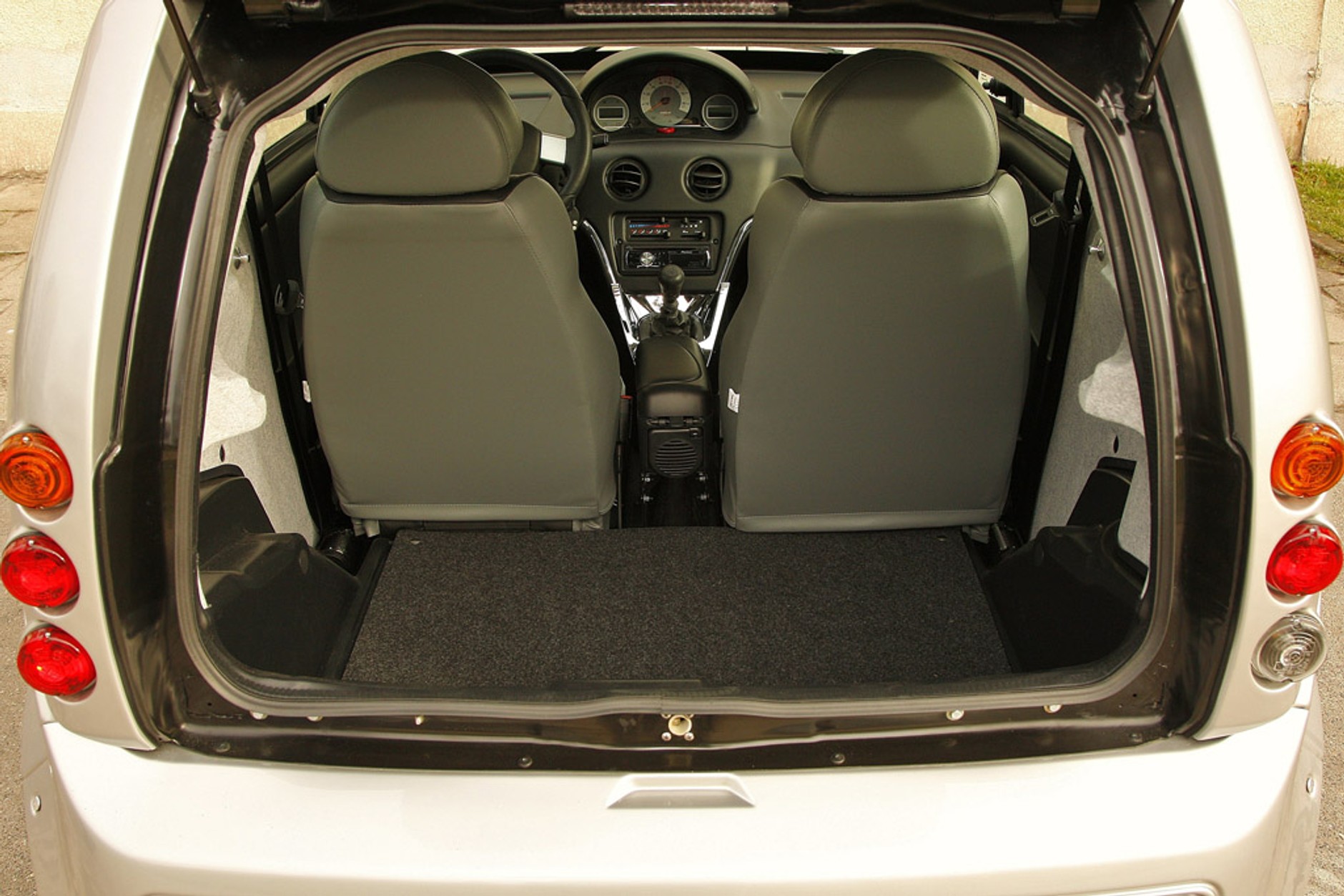 Grecav Sonique: mikrus dla nastolatków