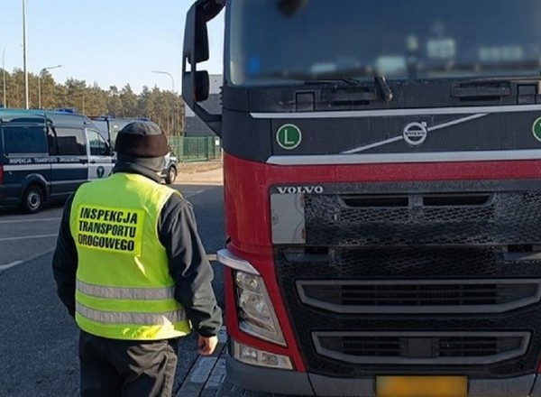 Inspektorzy ITD wstrzymali transport z Chin. To efekt gapiostwa kierowcy