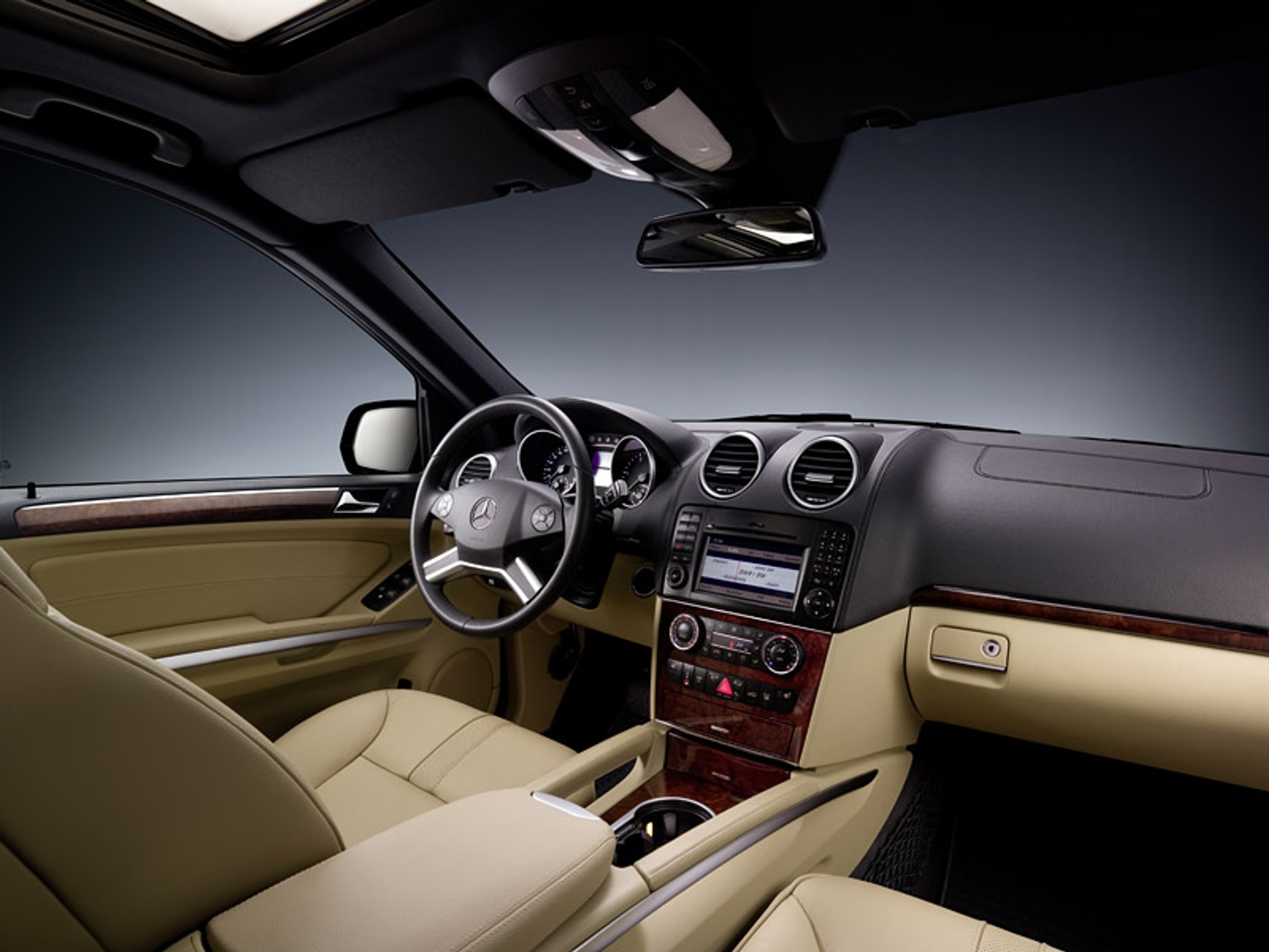 Mercedes-Benz M: facelifting stuttgarckiego SUV-a