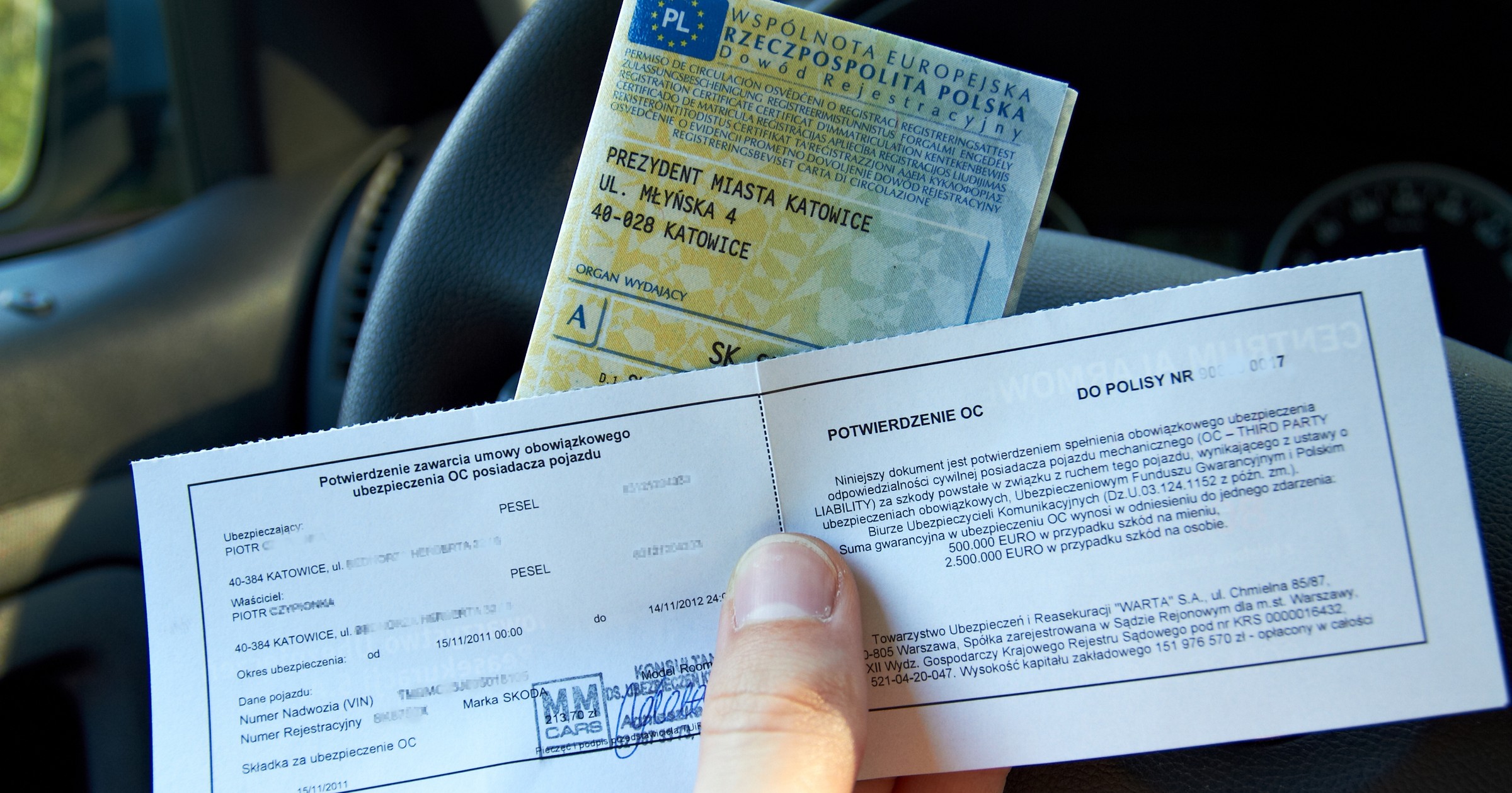 Dowód rejestracyjny i potwierdzenie zawarcia polisy OC