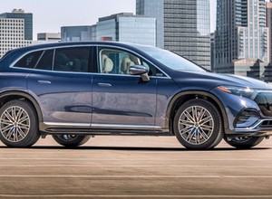 Mercedes EQS SUV jest kolosalny pod każdym względem