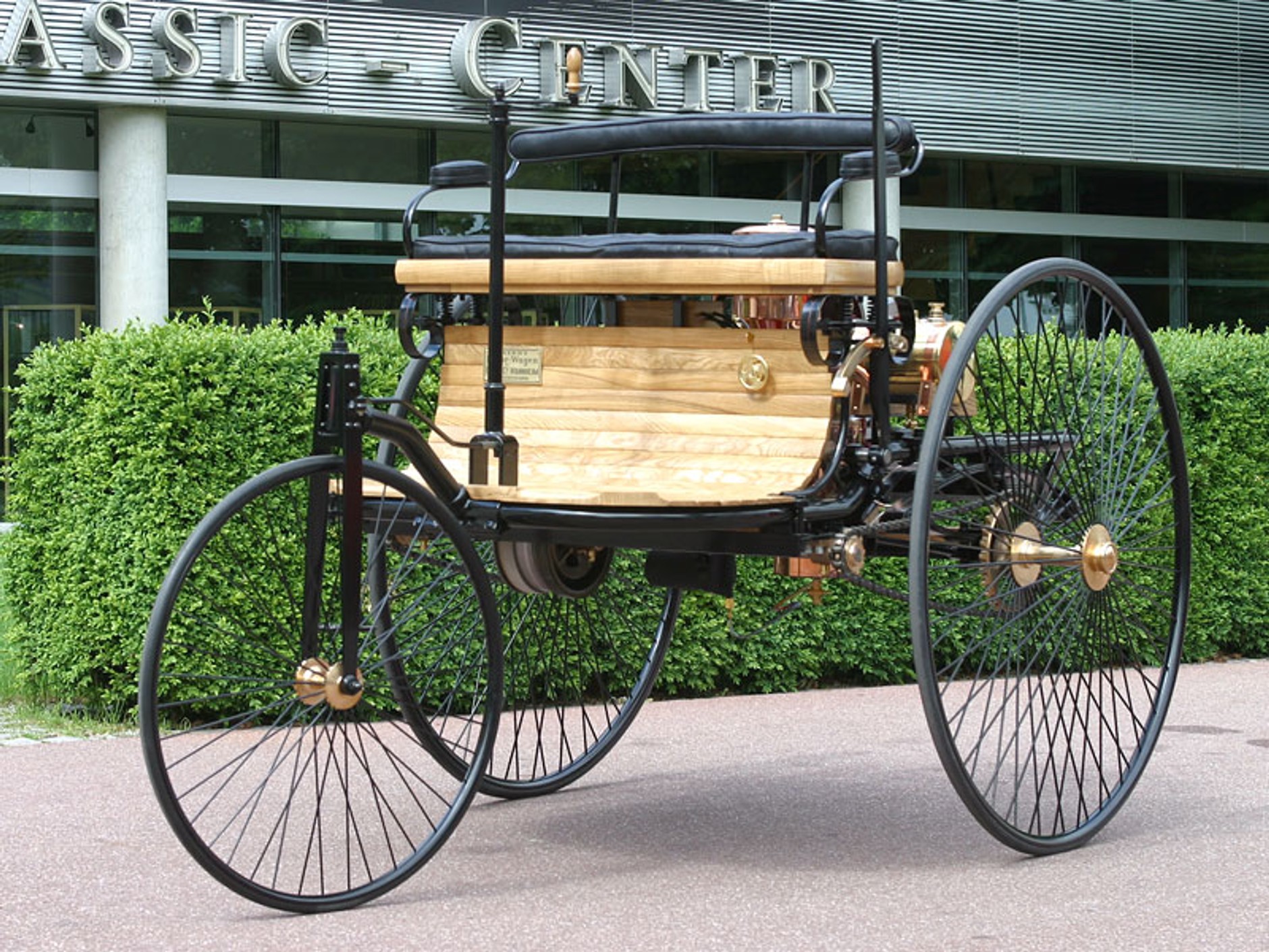 Mercedes-Benz F-Cell Roadster: powrót do przyszłości