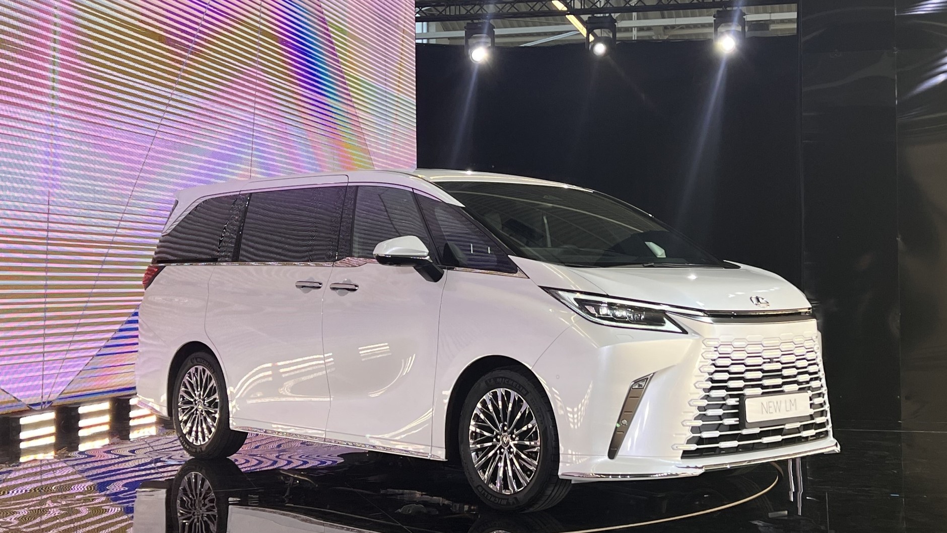 Lexus LM (druga generacja; od 2023 r.)