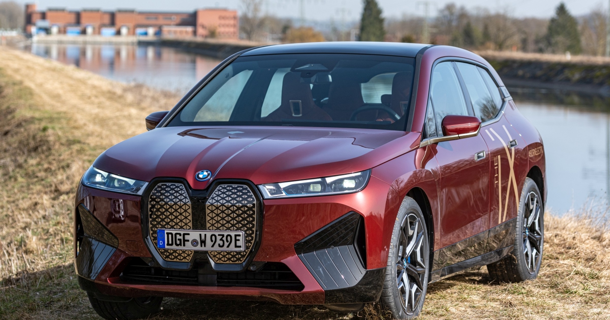 BMW iX