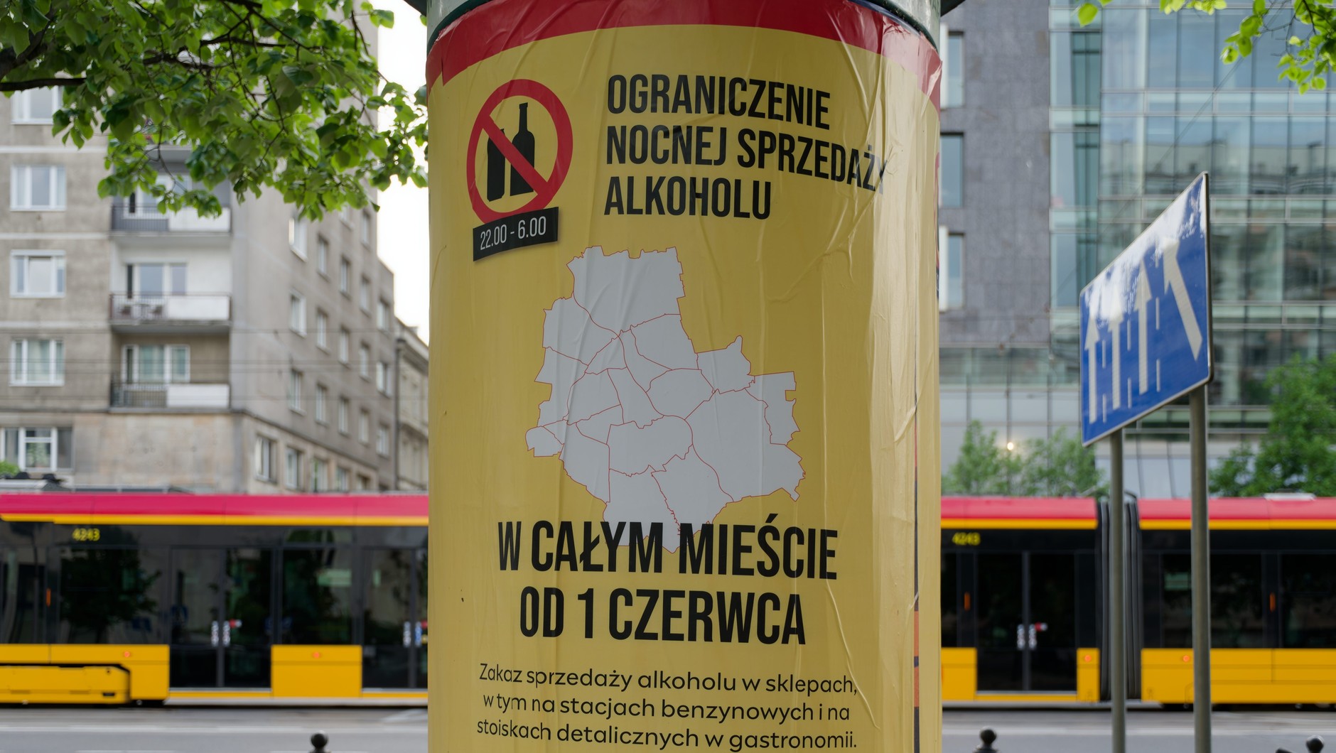 Koniec z nocną sprzedażą alkoholu na wynos. Władze Warszawy wprowadziły nowe przepisy. 