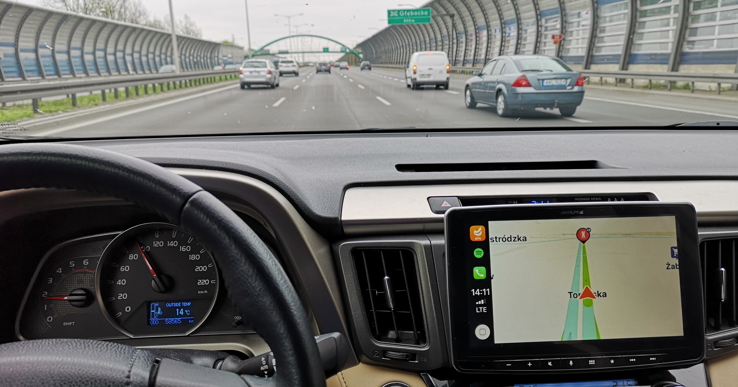 NaviExpert w Apple CarPlay