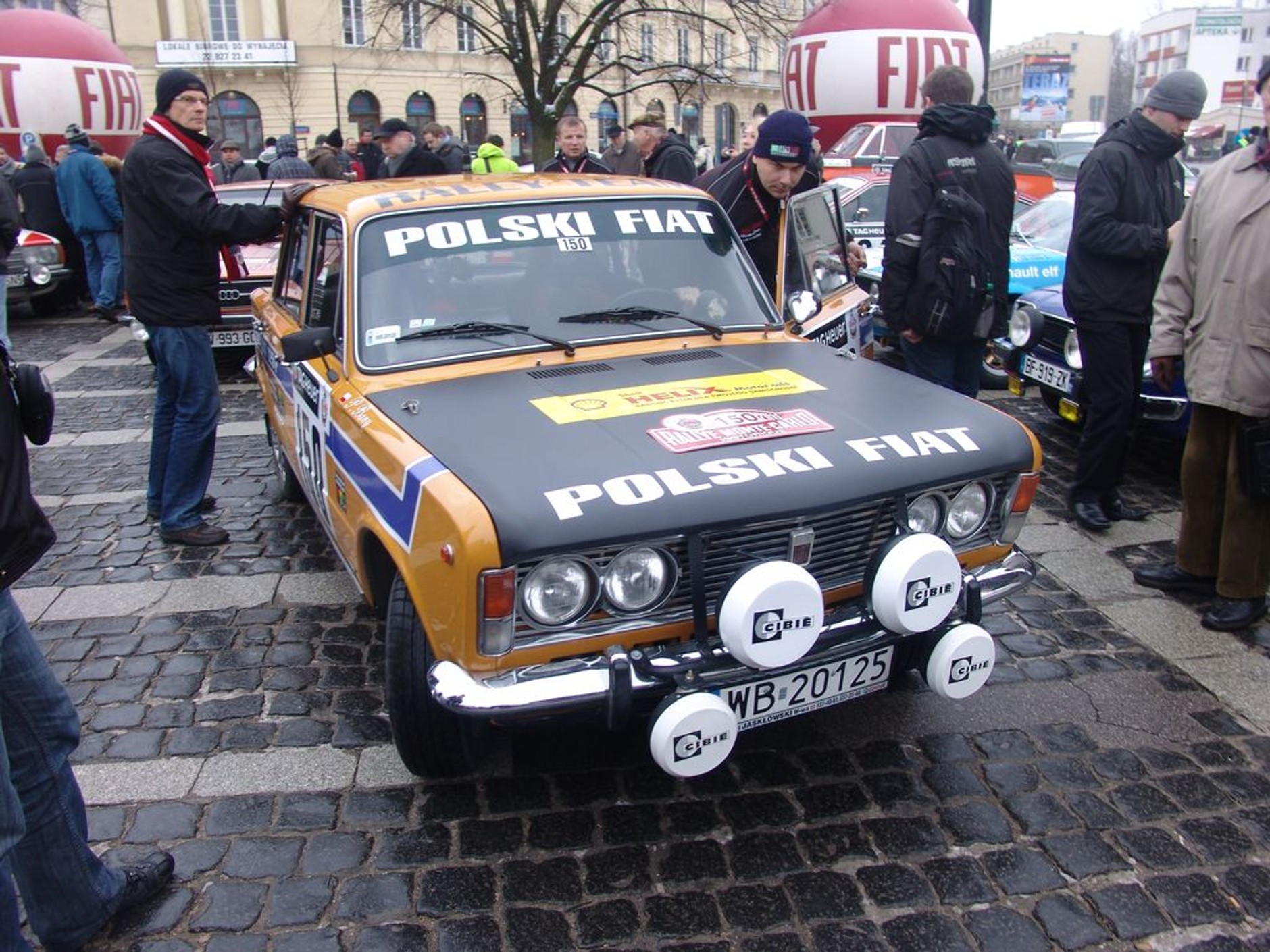 Rajd Monte-Carlo Historique 2011: wystartowali z Warszawy, pokonają 4100 km