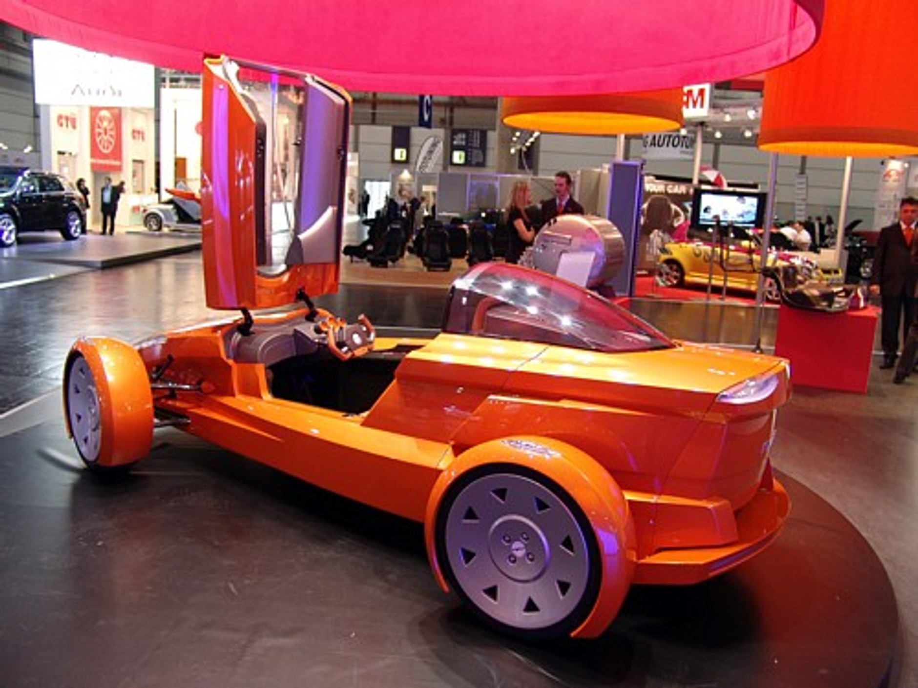 Samochody w cieniu piłki - AMI Lipsk