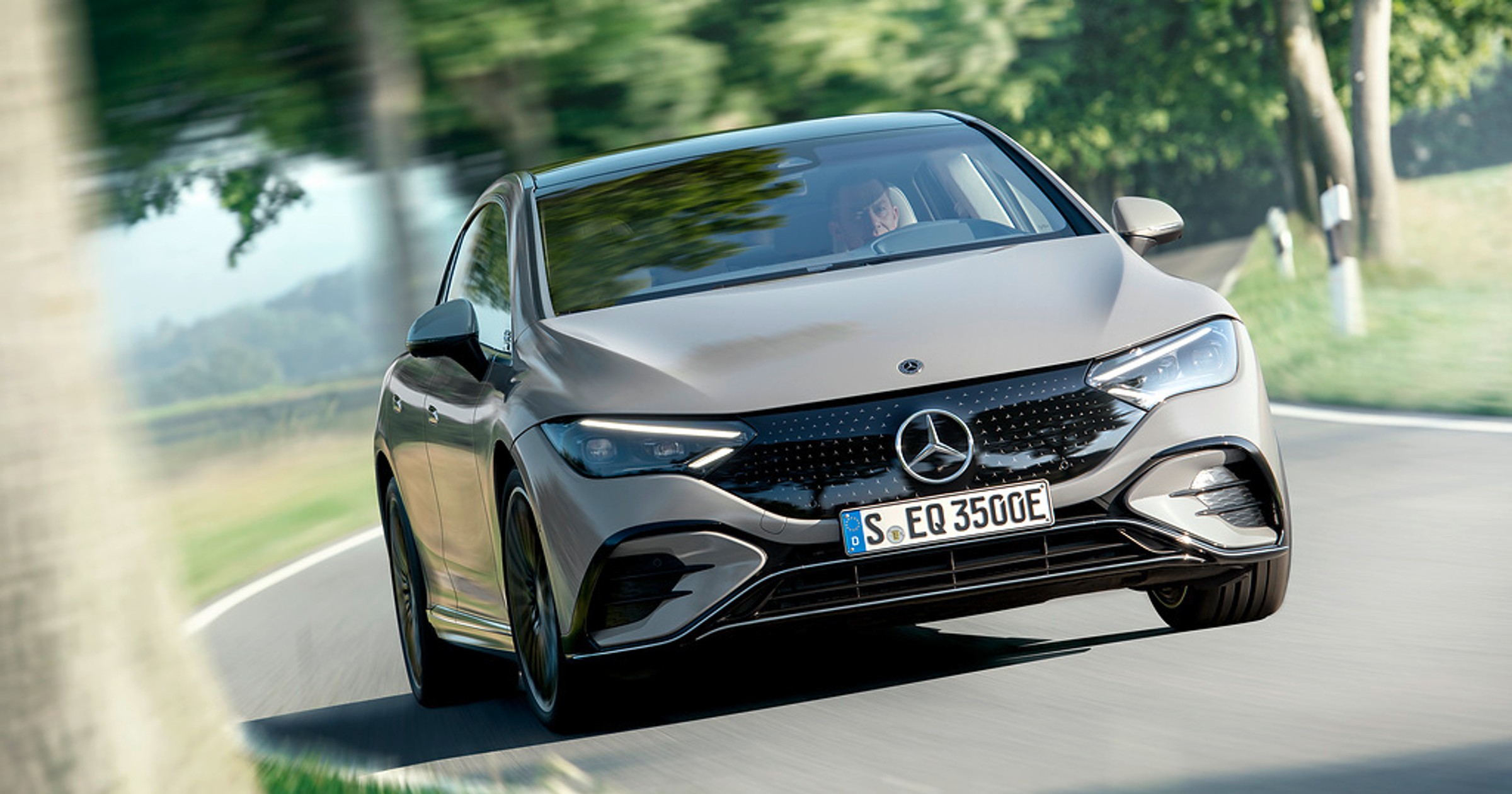 Mercedes EQE (2022)