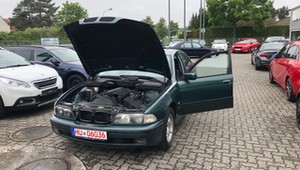 Polacy najchętniej kupują auta używane z importu