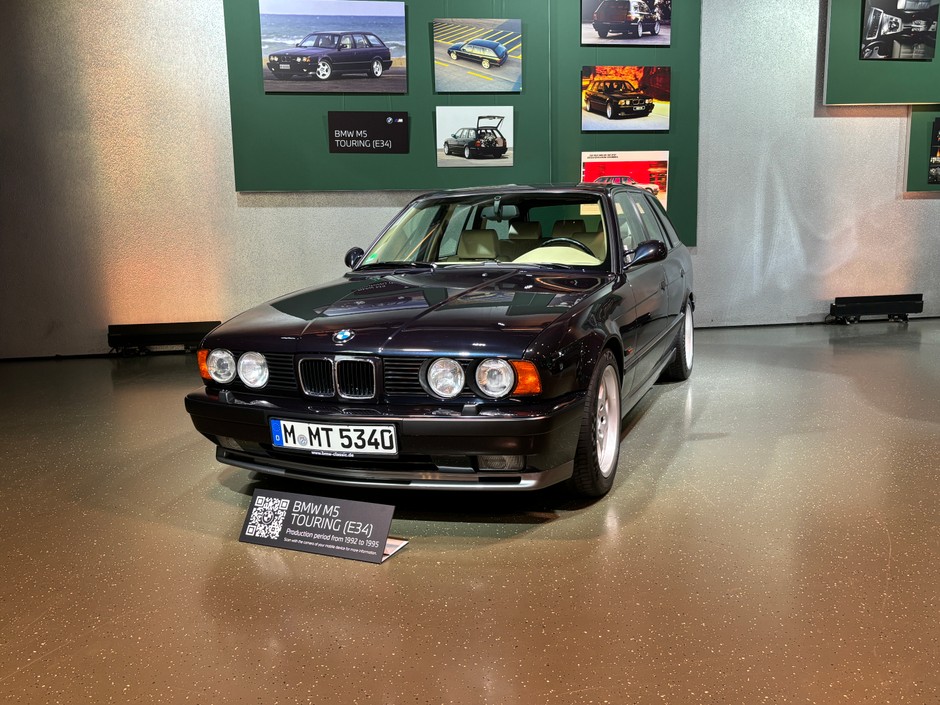 BMW M5 (E34)