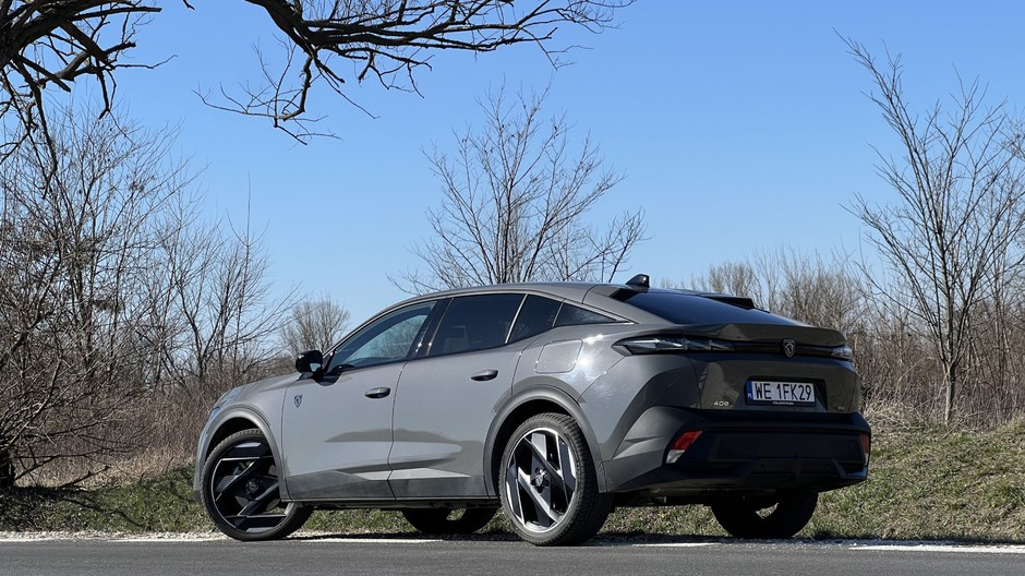 Peugeot 408