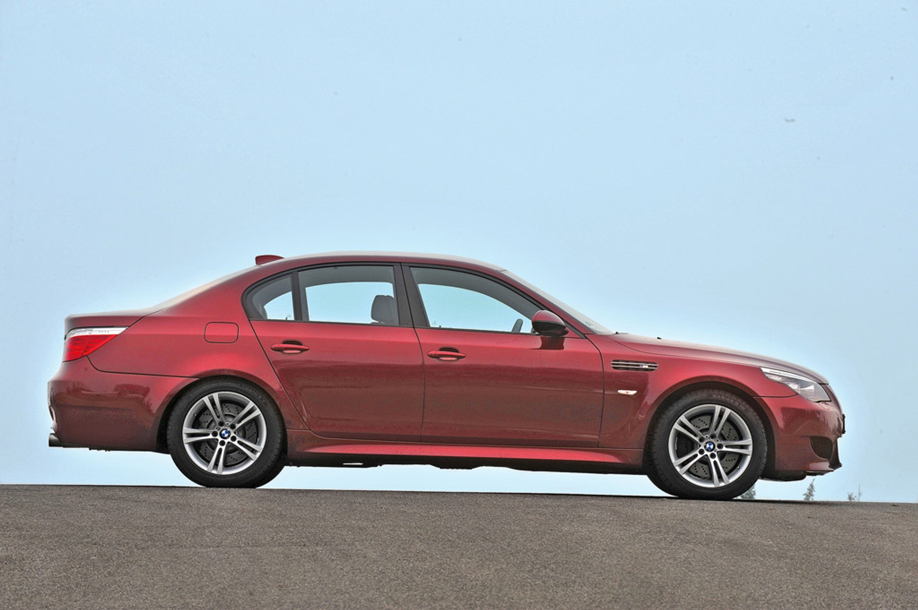 Które auto ma największy rozstaw osi?