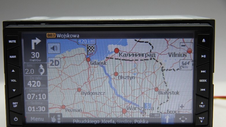 Radio z nawigacją: NavRoad NR650BTV