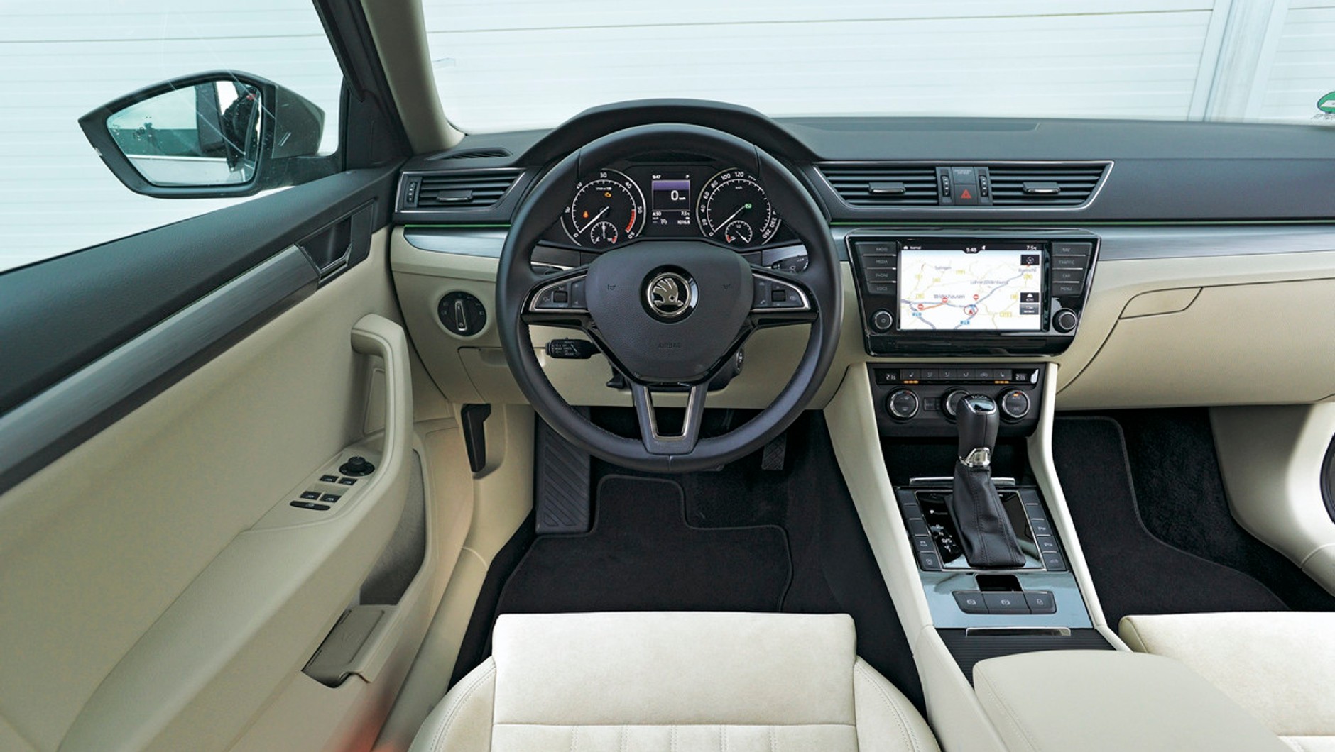Pożeracze kilometrów - Kia Optima, Mazda 6, Renault Talisman i Skoda Superb