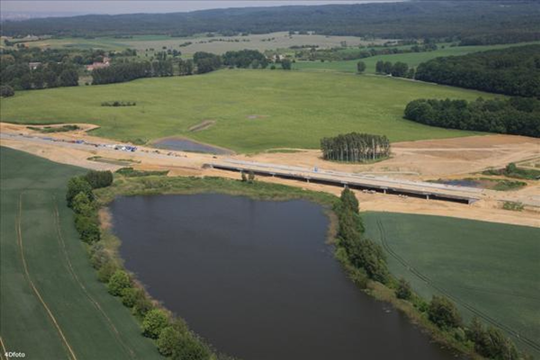 Jezdnia kontra opady deszczu - Gdzie trafia woda z drogi?
