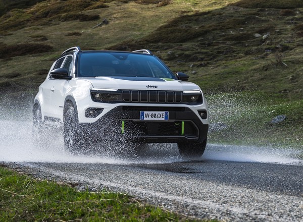 Od 34 125 zł za Jeepa Avengera 4xe. Tak działa nowa oferta 4x25%