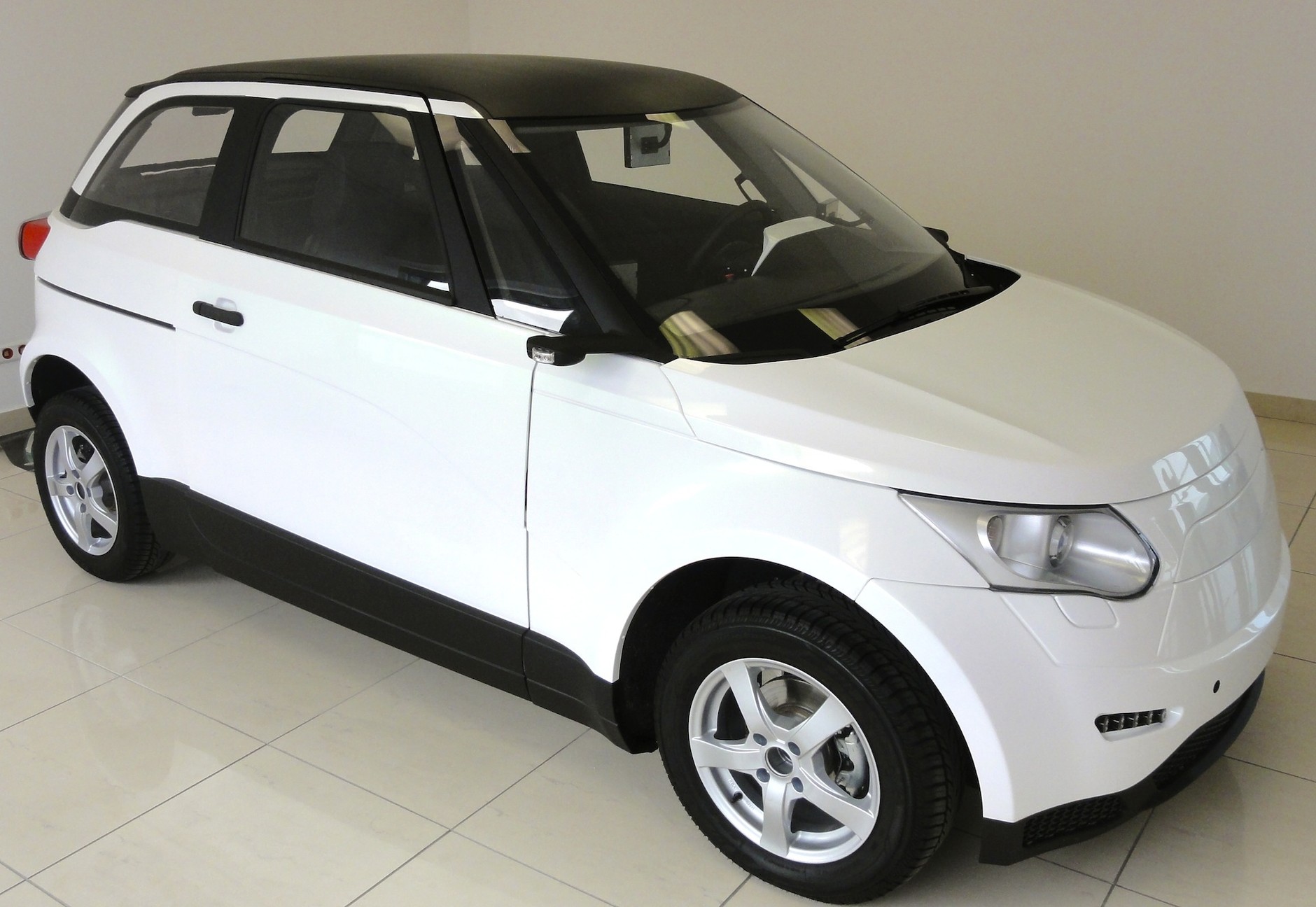 ELV 001 - polski samochód elektryczny