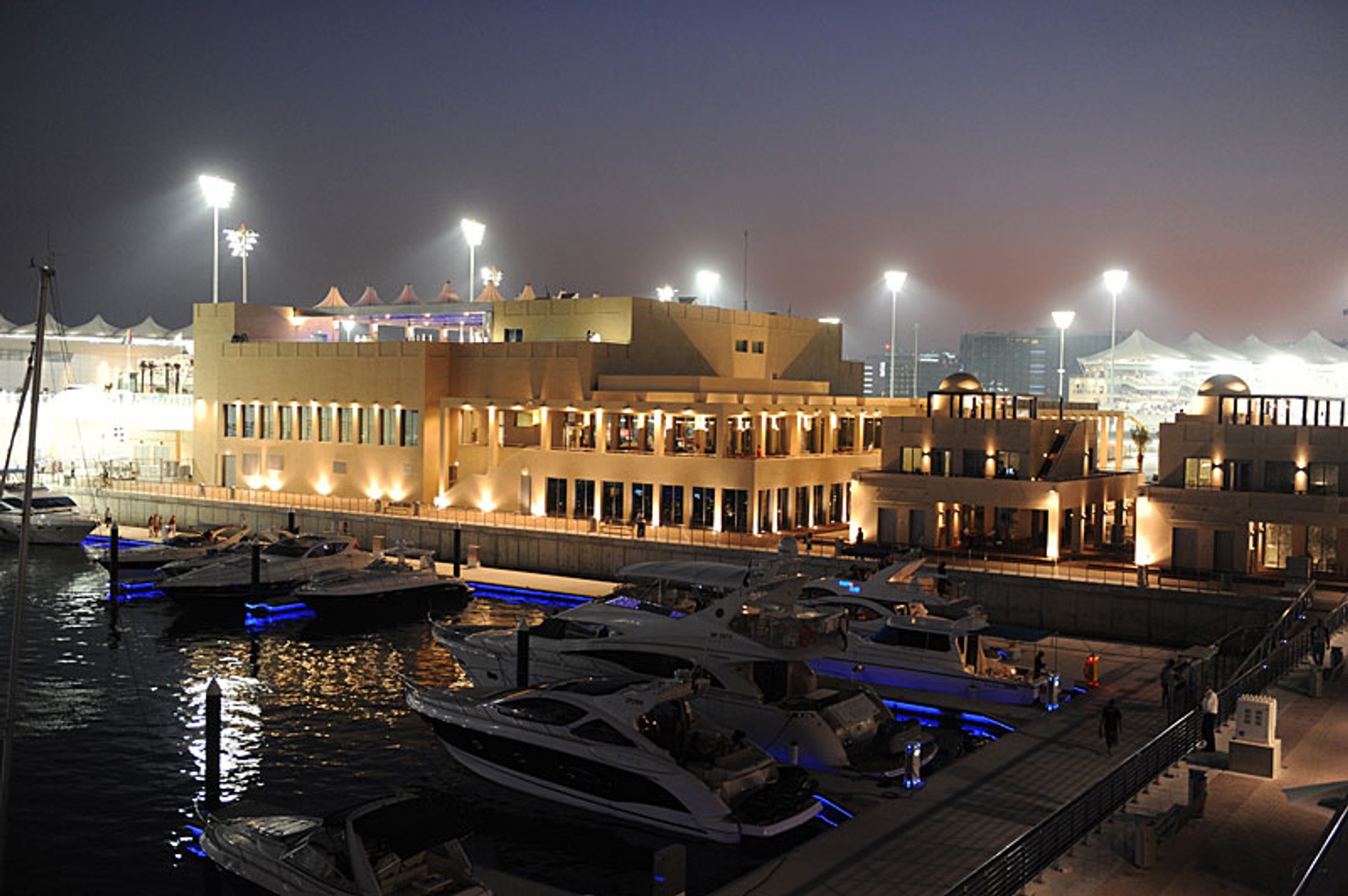 Grand Prix Abu Zabi 2009: czas pożegnań i rozstań (fotogaleria)