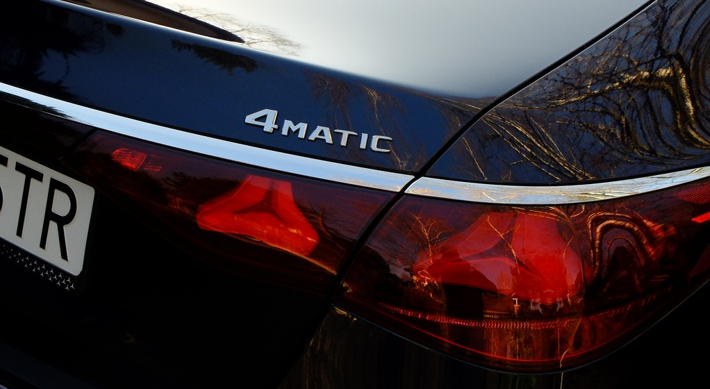 Mercedes E 300 e 4Matic