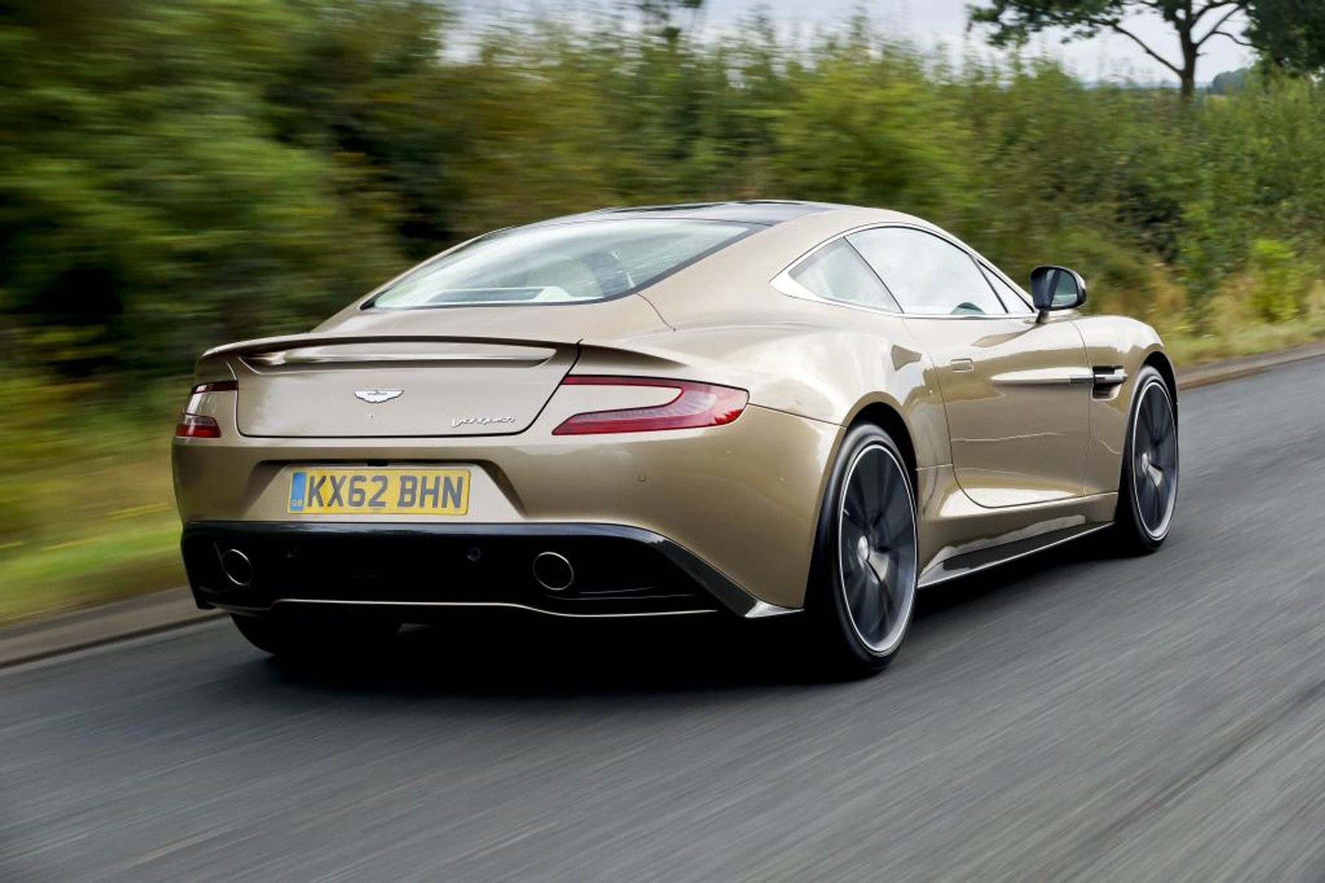 Jak jeździ Aston Martin Vanquish?