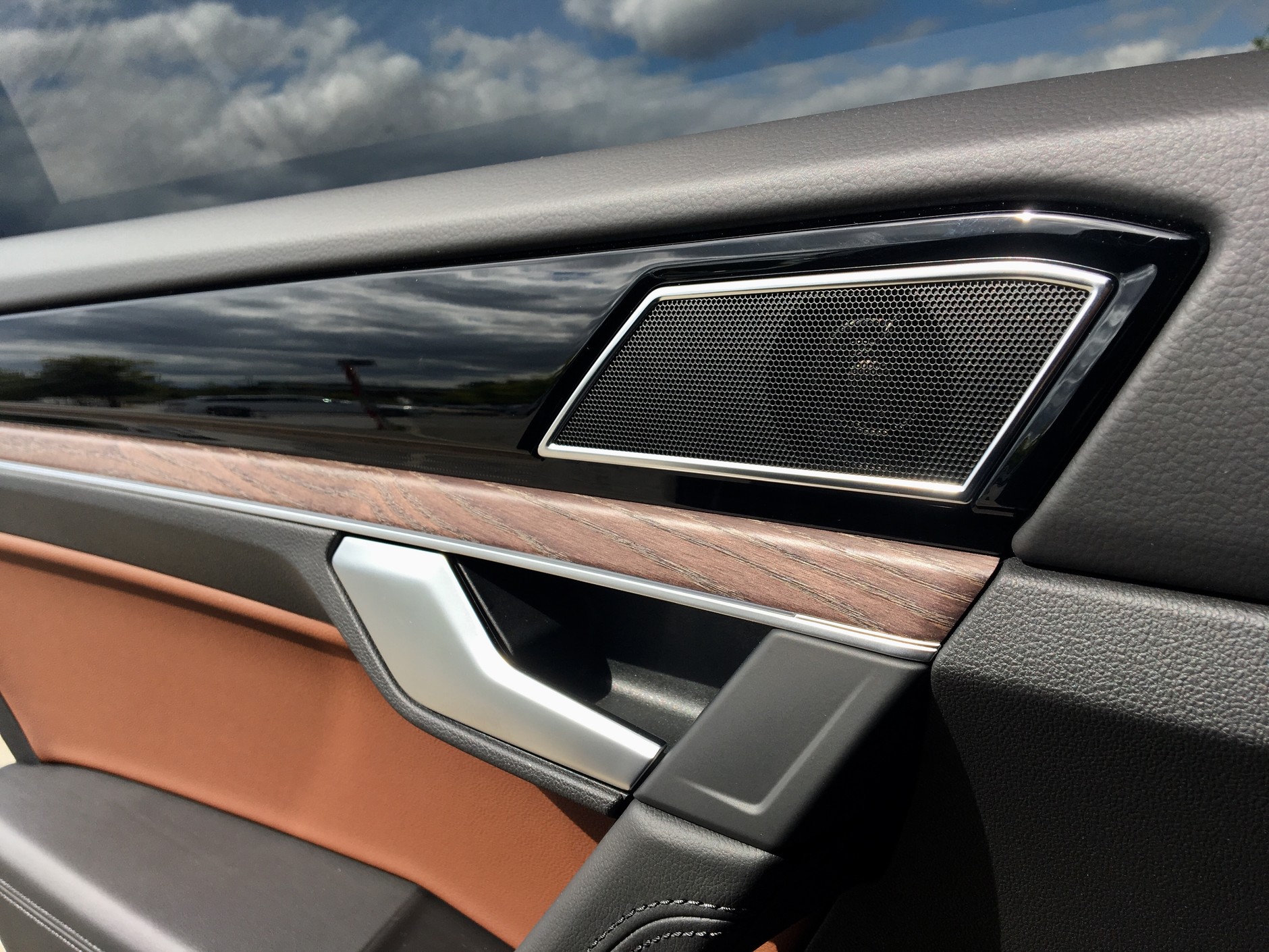 Volkswagen Touareg 3.0 V6 TDI – efektownie, komfortowo i bardzo… drogo