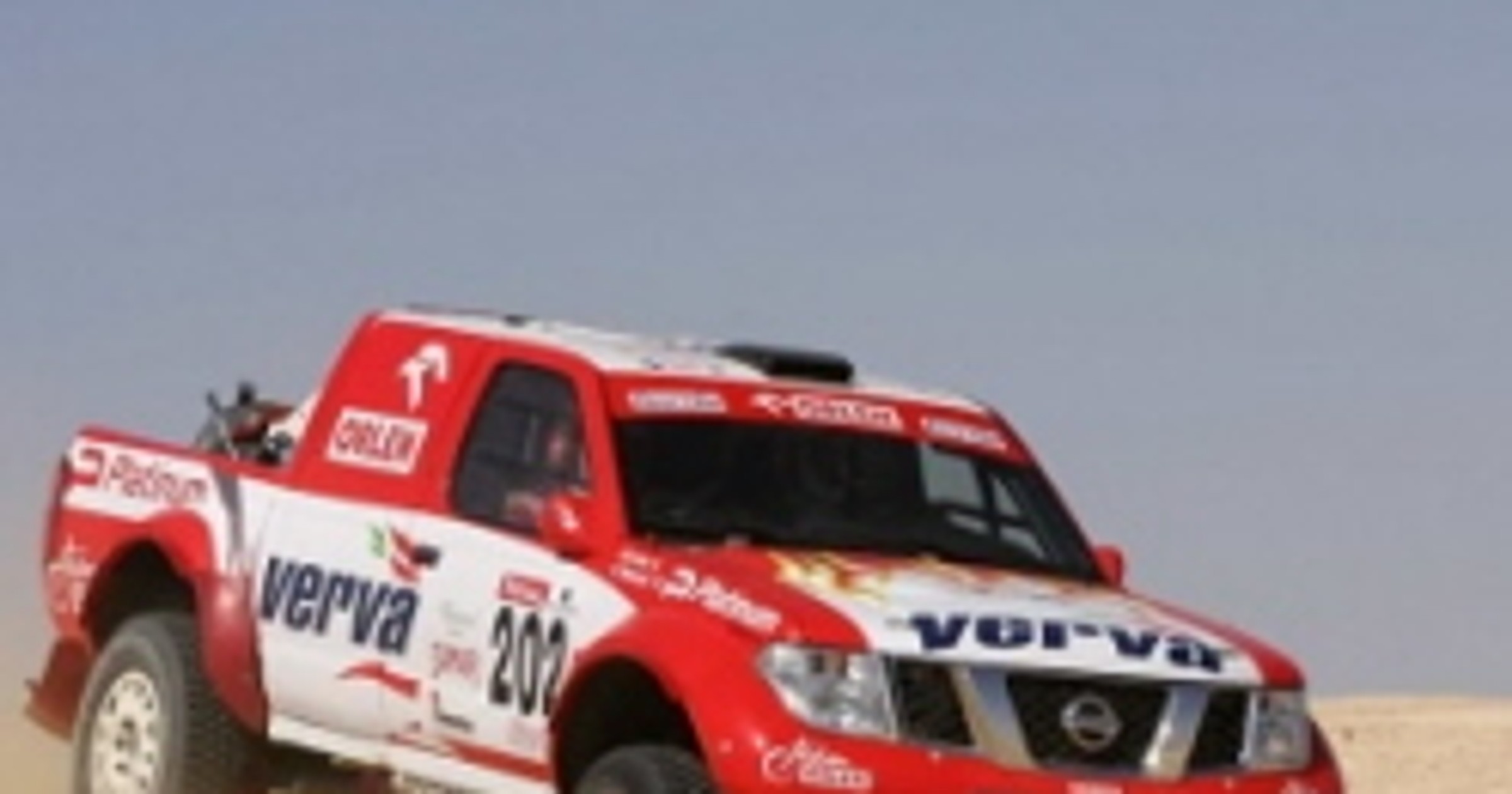 Rajd Dakar 2008: Hołek testował Nawarę