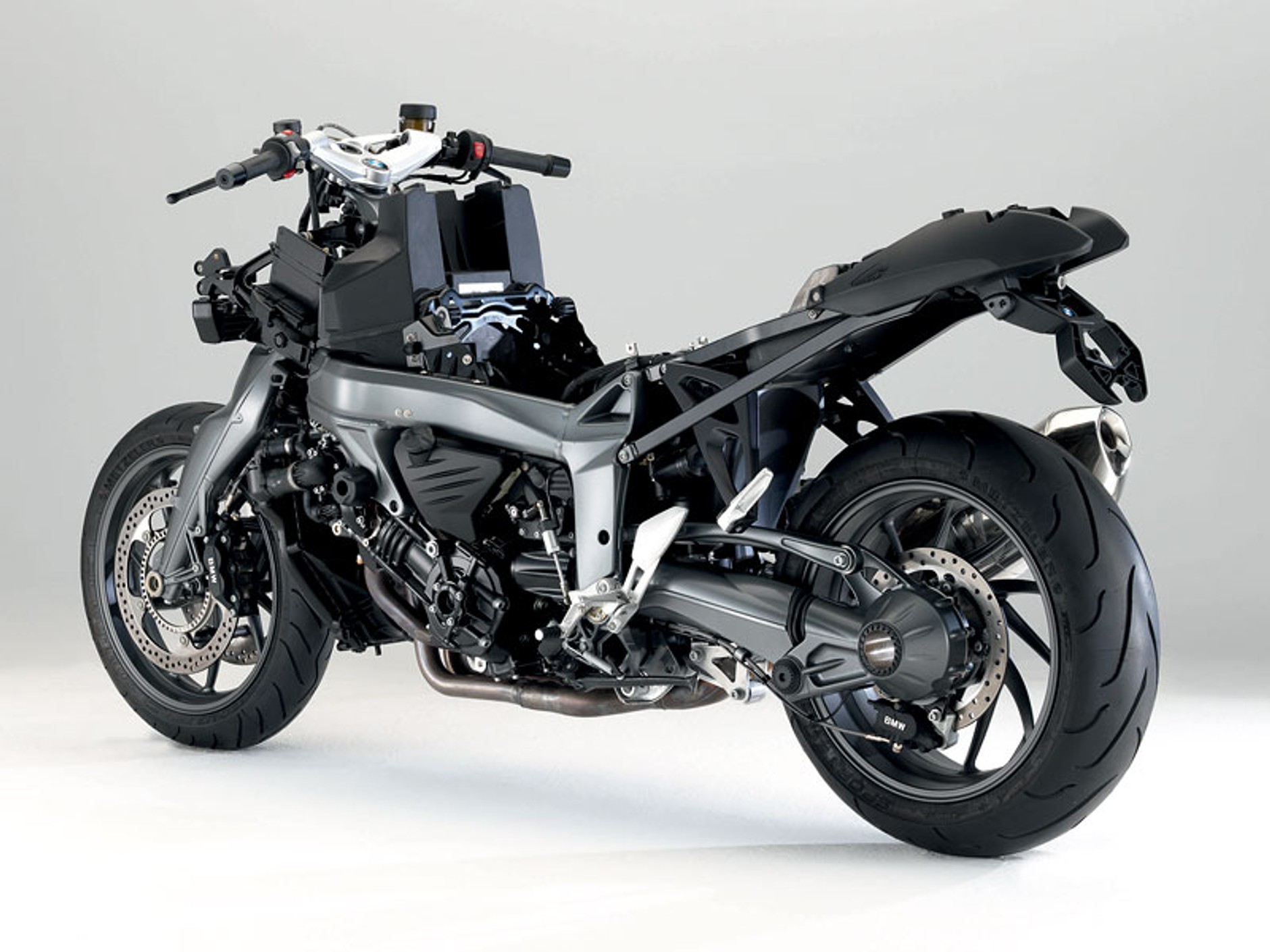 BMW Motorrad 2009: K 1300 S, K 1300 R, K 1300 GT (3x wideo HD!)