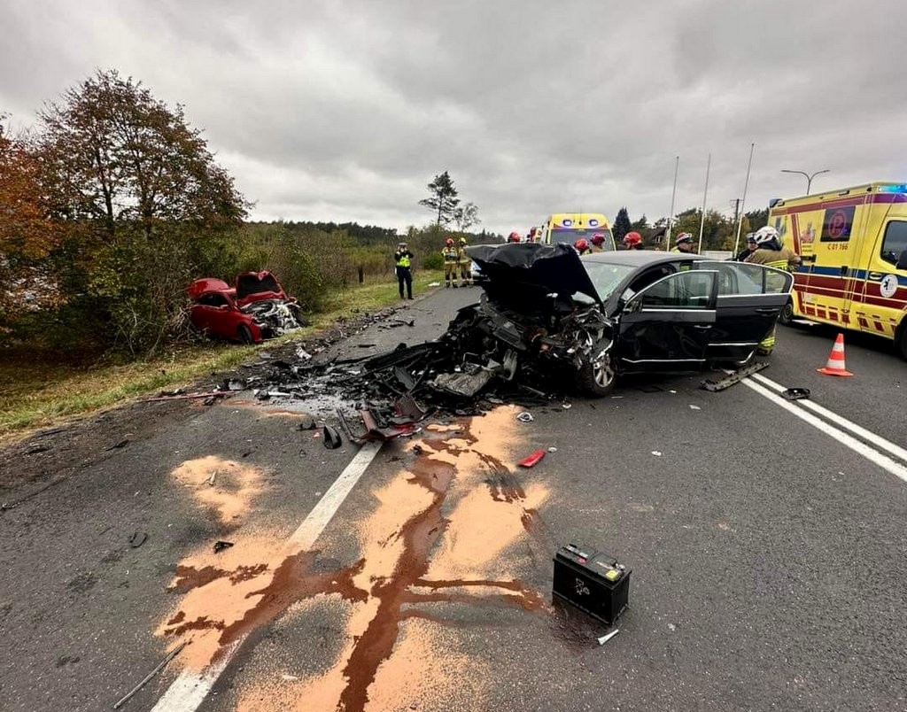 Kierowca passata zderzył się z mercedesem. Prokurator: "usiłowanie zabójstwa"