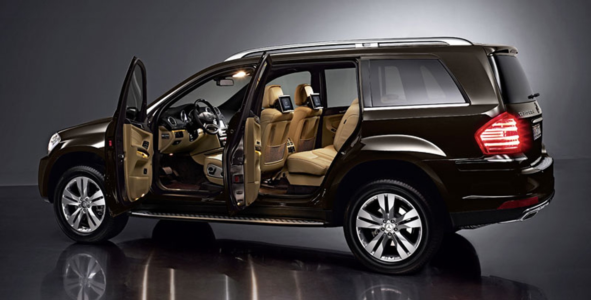 Mercedes-Benz GL: drobny retusz nadwozia i wnętrza