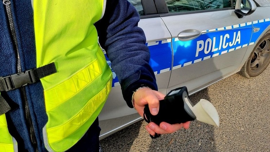 Obraz pochodzący z serwisu https://rybnik.policja.gov.pl/k22/informacje/wiadomosci/384046,Poranne-kontrole-kierowcow-Trwaja-dzialania-trzezwosc.html