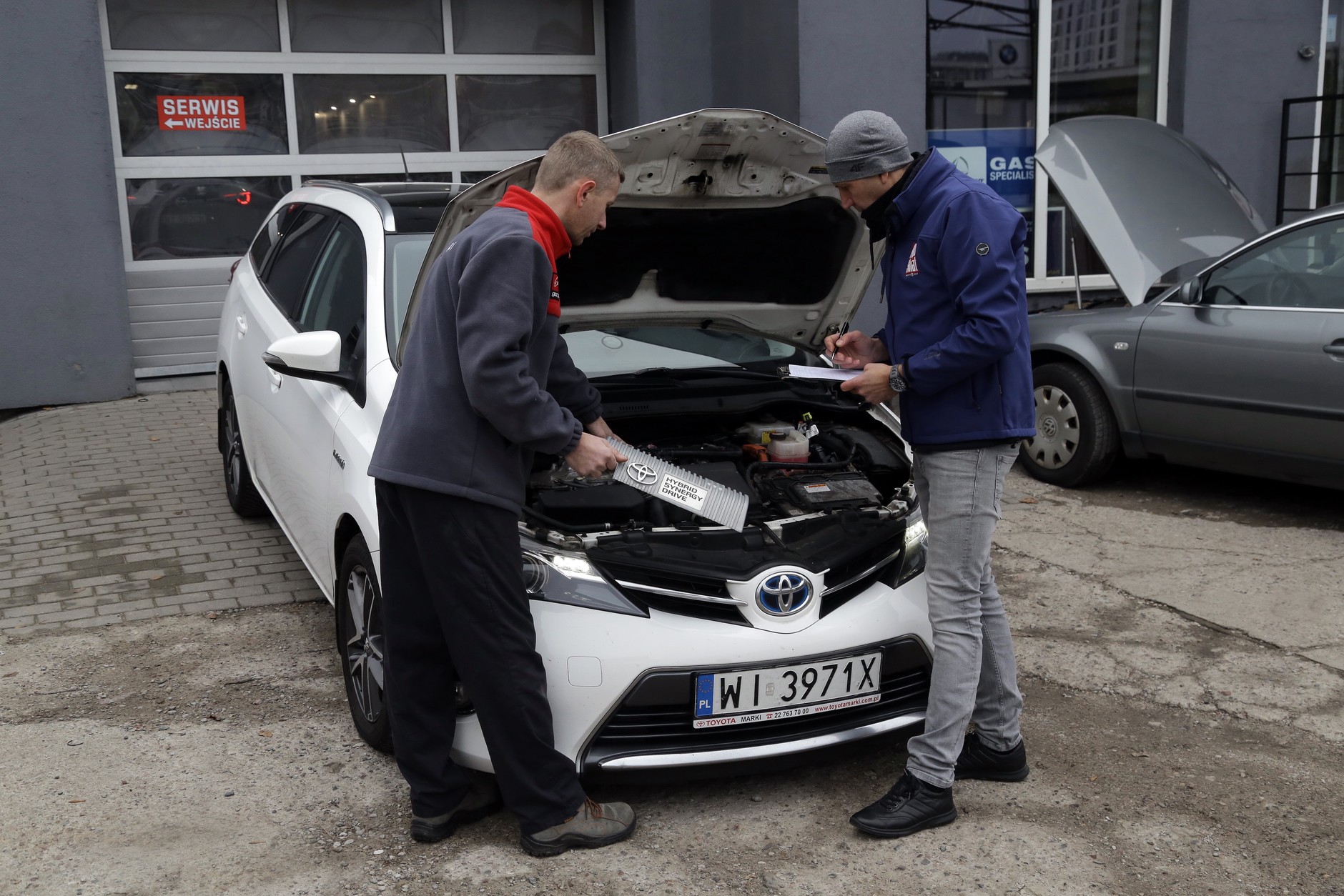 Toyota Auris Kombi 1.8 Hybrid montaż LPG