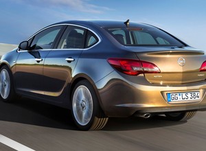 Opel Astra sedan: ceny i wyposażenie