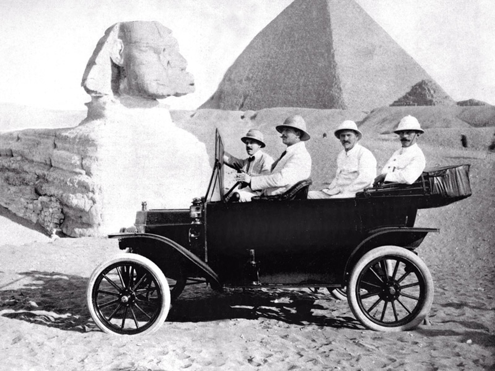 Ford Model T ma sto lat, na zlot przyjechało 750 (fotogaleria)