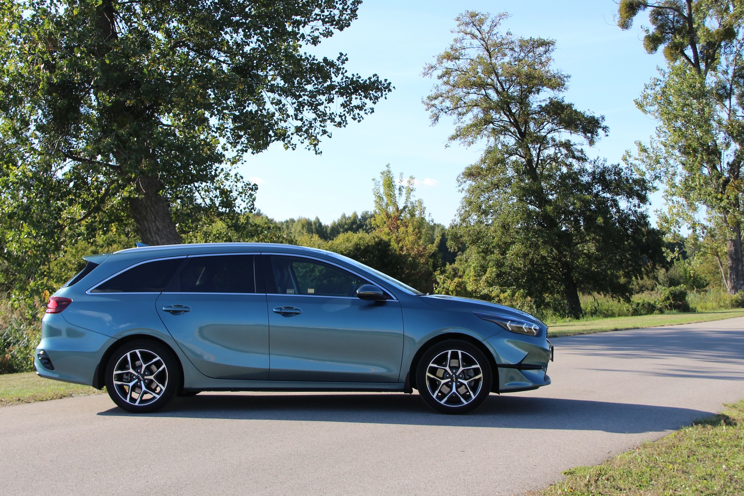 Pożegnalny test Kii Ceed kombi w wersji Tribute. Czy warto ją jeszcze kupić?