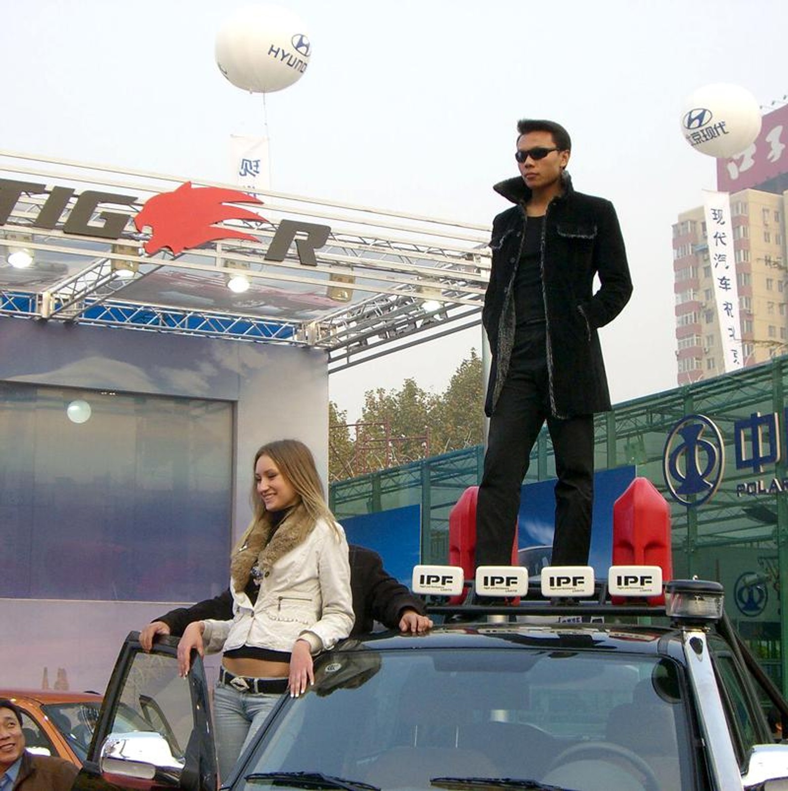 Pekin 2006 - fotogaleria z salonu oraz piękne modelki