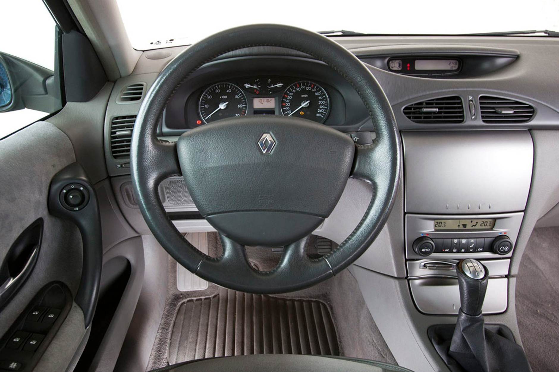 Renault Laguna lata produkcji 2001-07, cena od 6000 zł