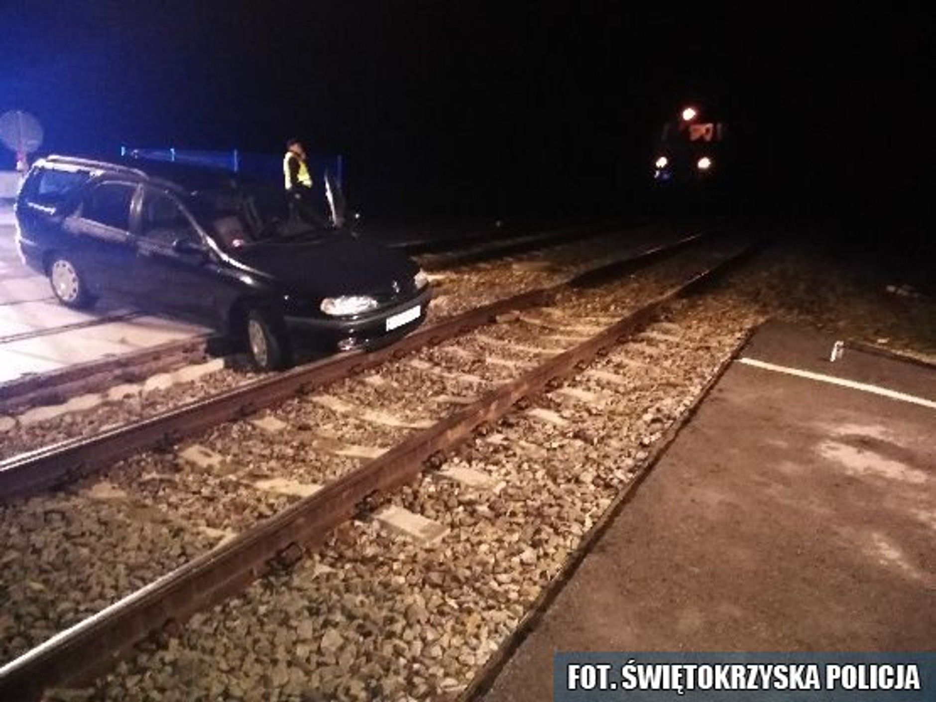 Wjechał na remontowany przejazd kolejowy