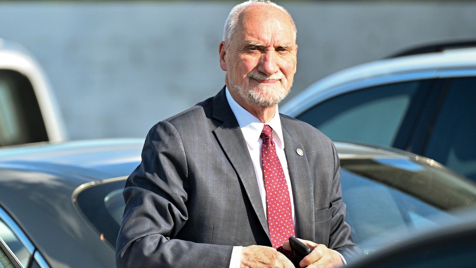 Antoni Macierewicz powinien stracić prawo jazdy. Policja wszczęła postępowanie