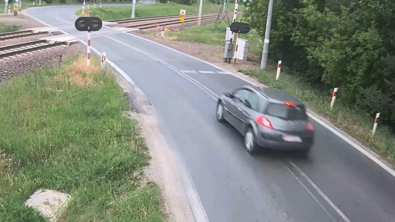 Kolizja na przejeździe kolejowym (Nowy Żylin; maj 2024 r.)