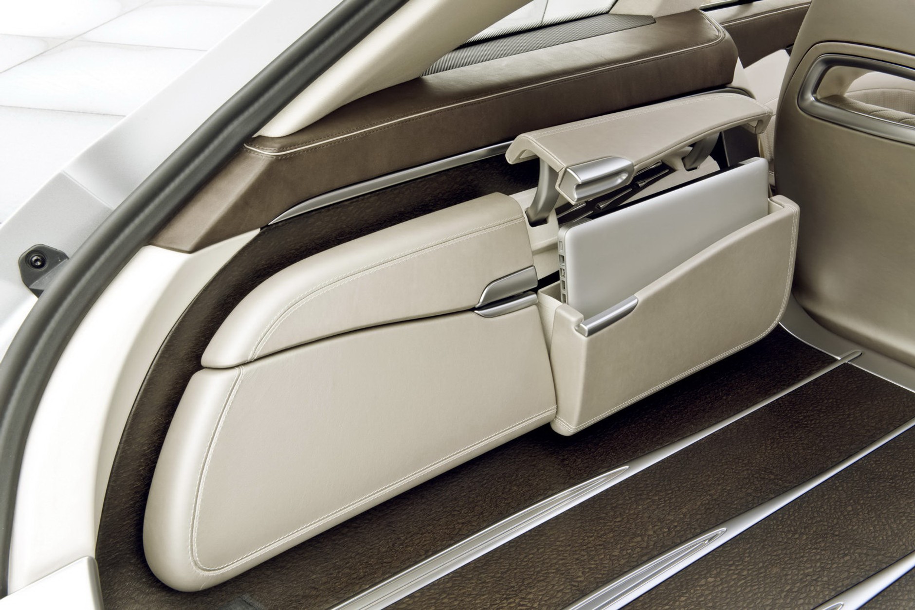 Pekin 2010: Mercedes-Benz Shooting Break Concept - nowy CLS jako sportowe kombi