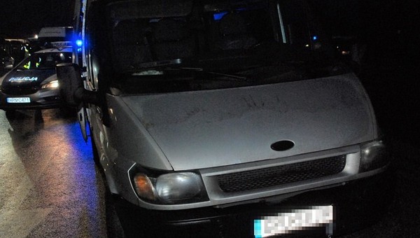 Policjanci zatrzymali kierowcę vana. W środku znaleźli aż 10 zbiorników