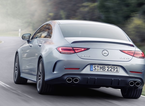 Mercedes CLS po liftingu - pora pożegnać się z V8