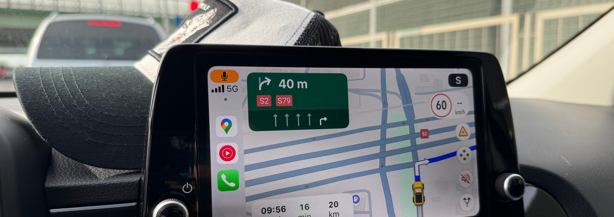 Pięć najlepszych funkcji Google Maps dla kierowców. Jedna pozwala unikać mandatów